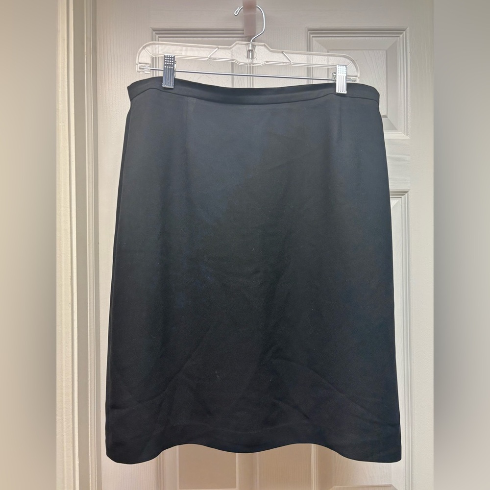 Casual Corner Collectibles Black Midi Skirt – Size 16